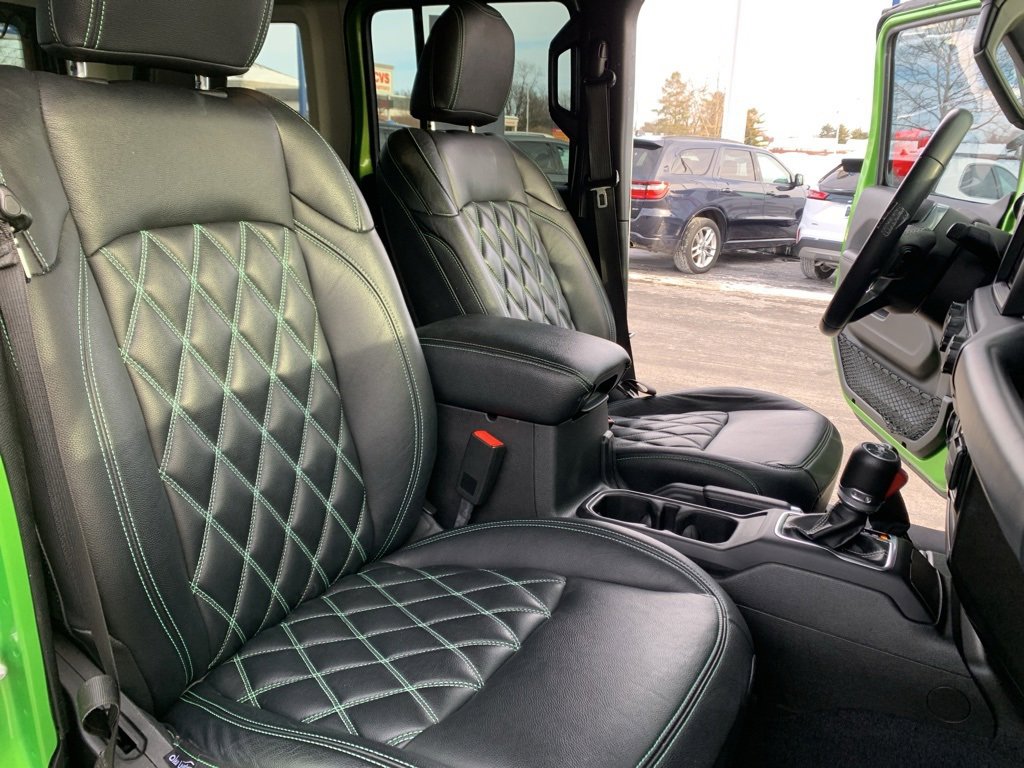 Used 2019 Jeep Wrangler Unlimited Sahara w/ Uconnect 4C Nav & Sound Group image 14