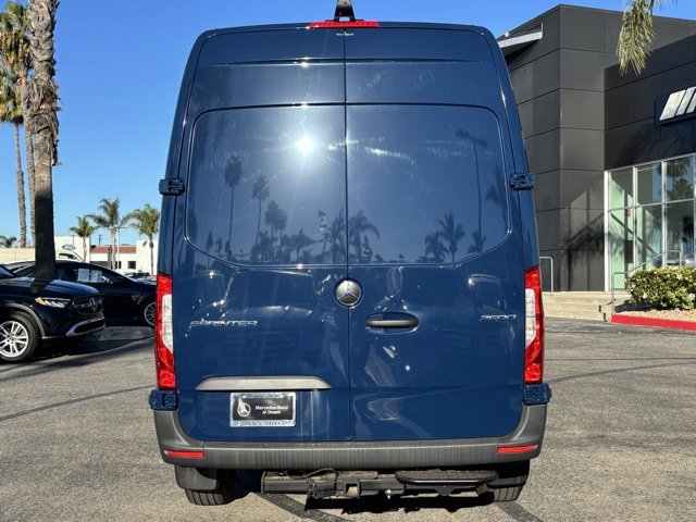 Used 2025 Mercedes-Benz Sprinter 2500 image 4