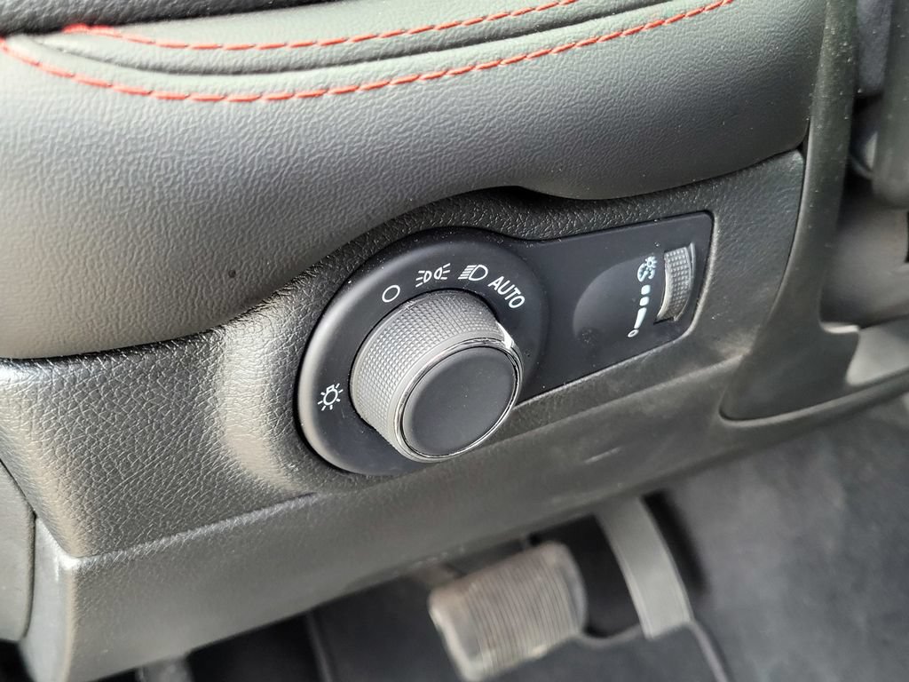 Used 2024 Dodge Durango GT AWD/4WD image 17