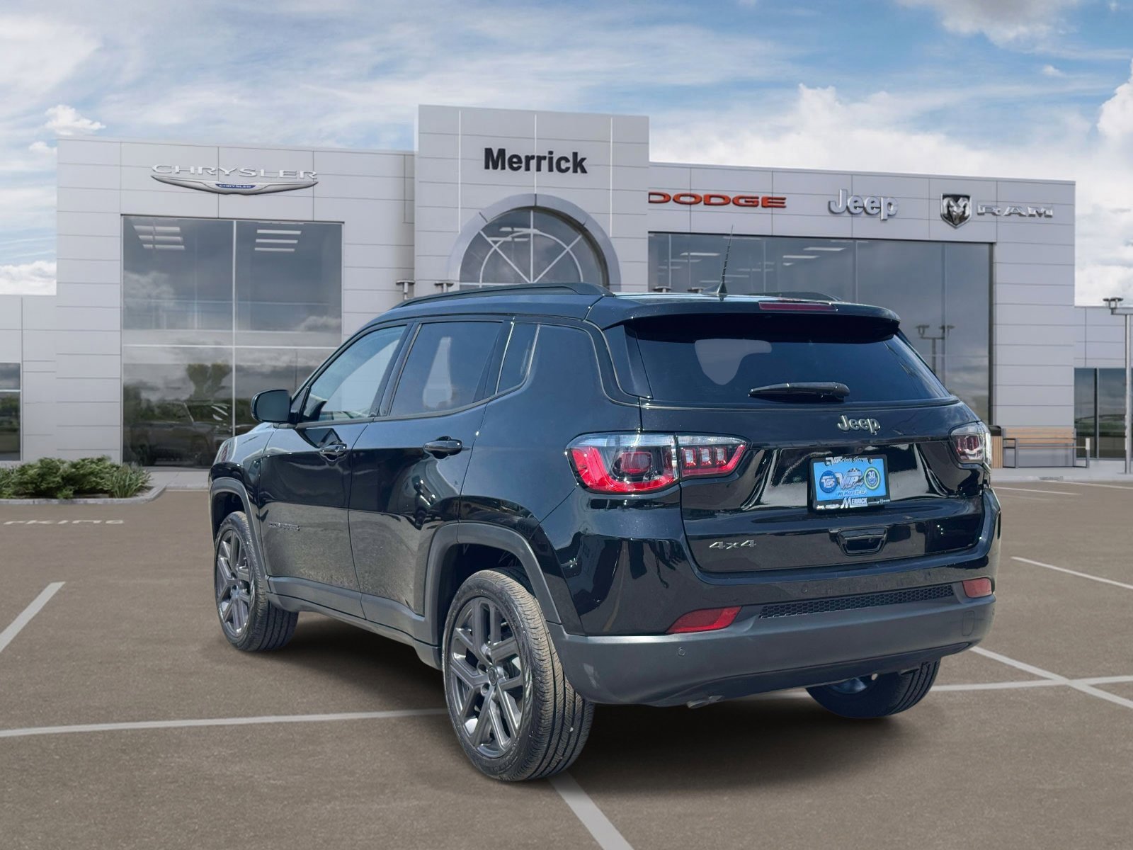 Used 2025 Jeep Compass Limited w/ Sun & Sound Group AWD/4WD image 8