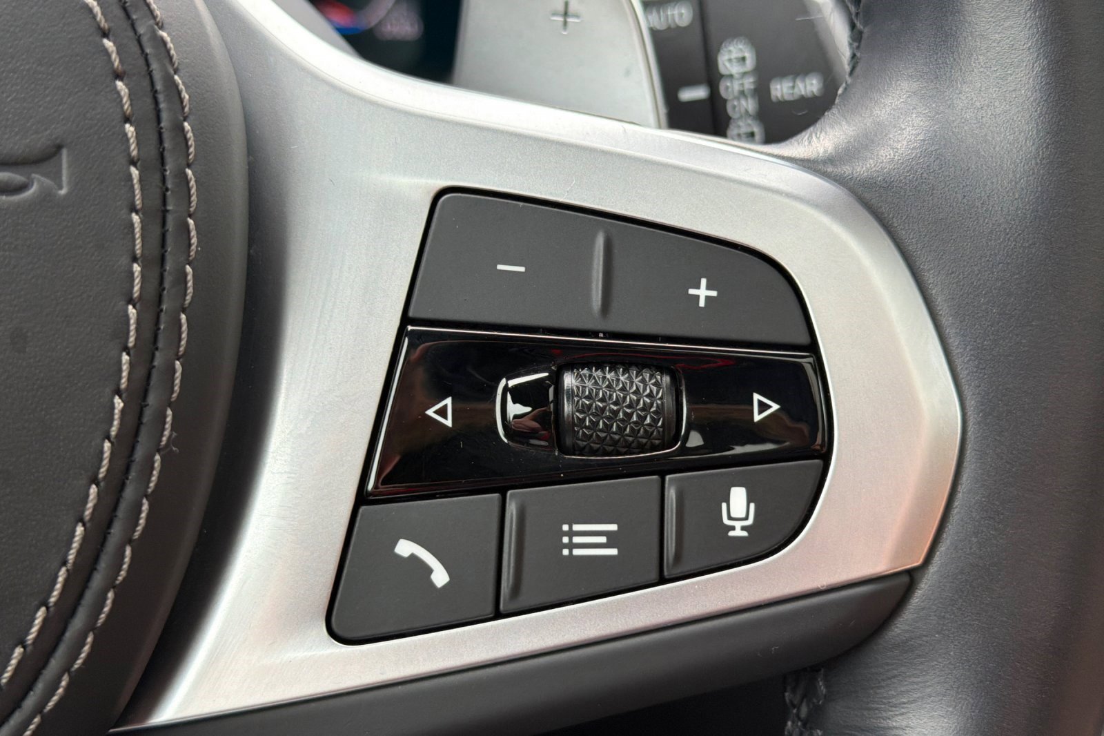 Certified 2022 BMW X7 xDrive40i w/ M Sport Package image 33