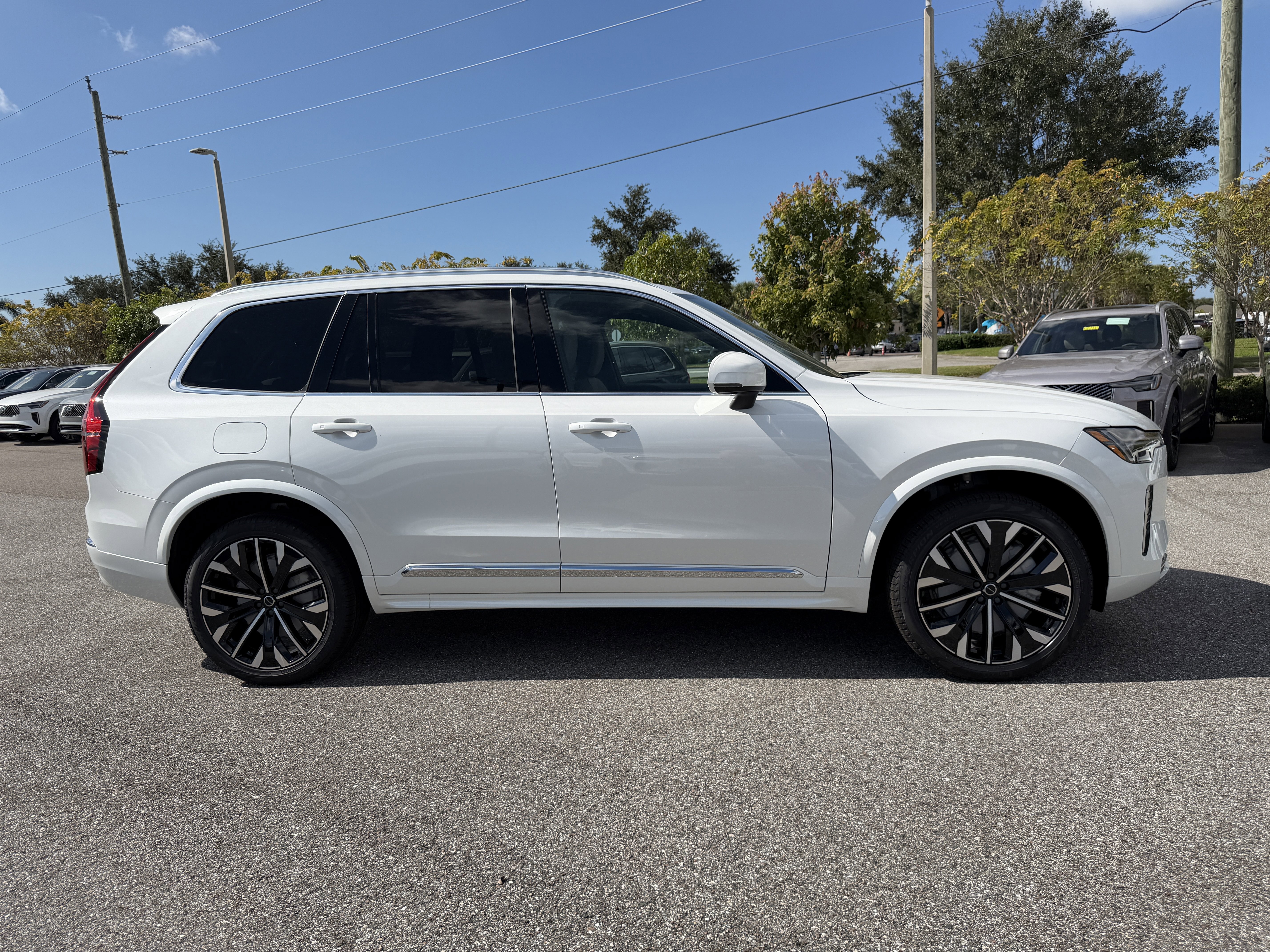 New 2026 Volvo XC90 B5 Core w/ Protection Package image 2
