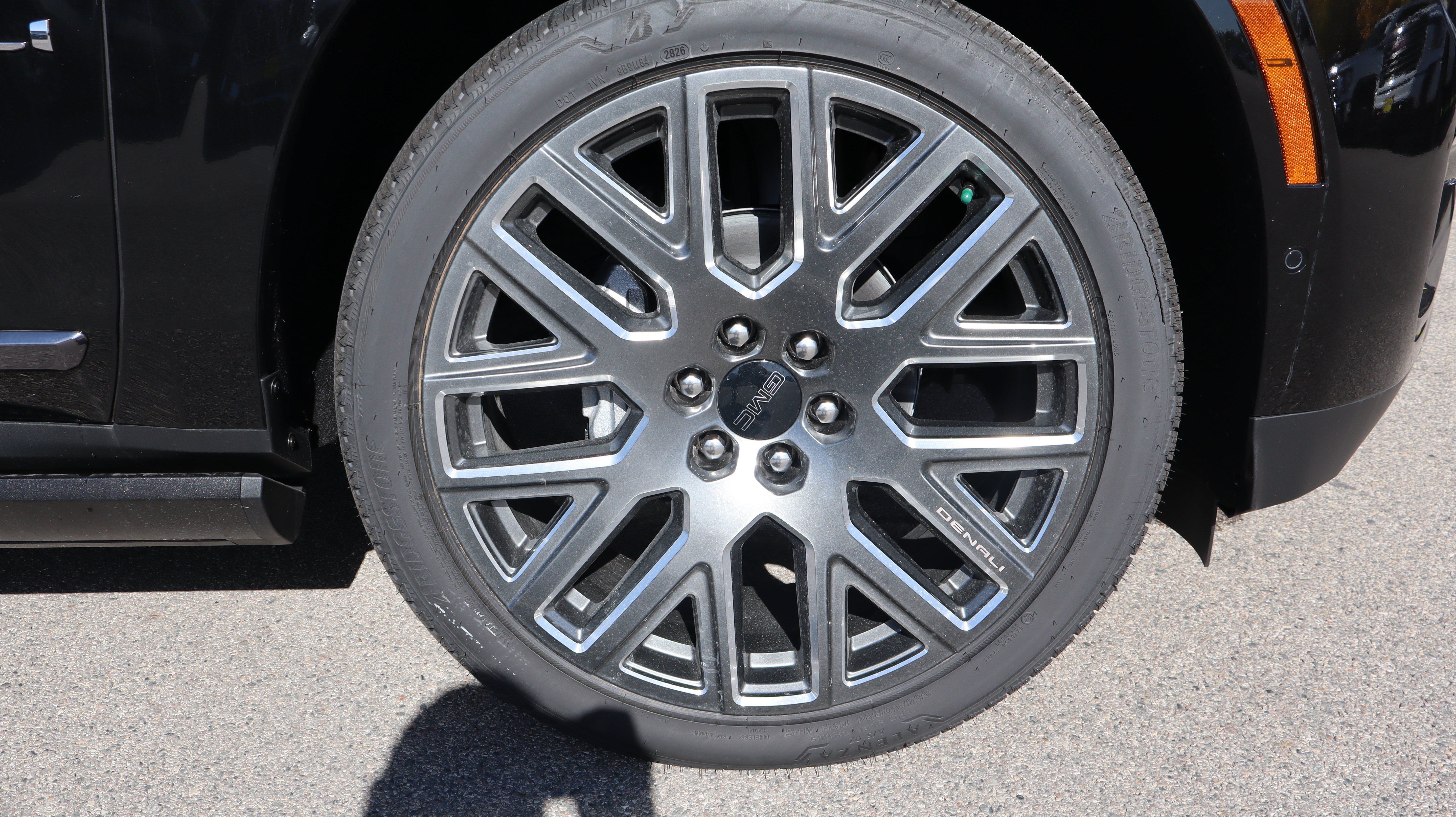 New 2026 GMC Yukon Denali Ultimate AWD/4WD image 20