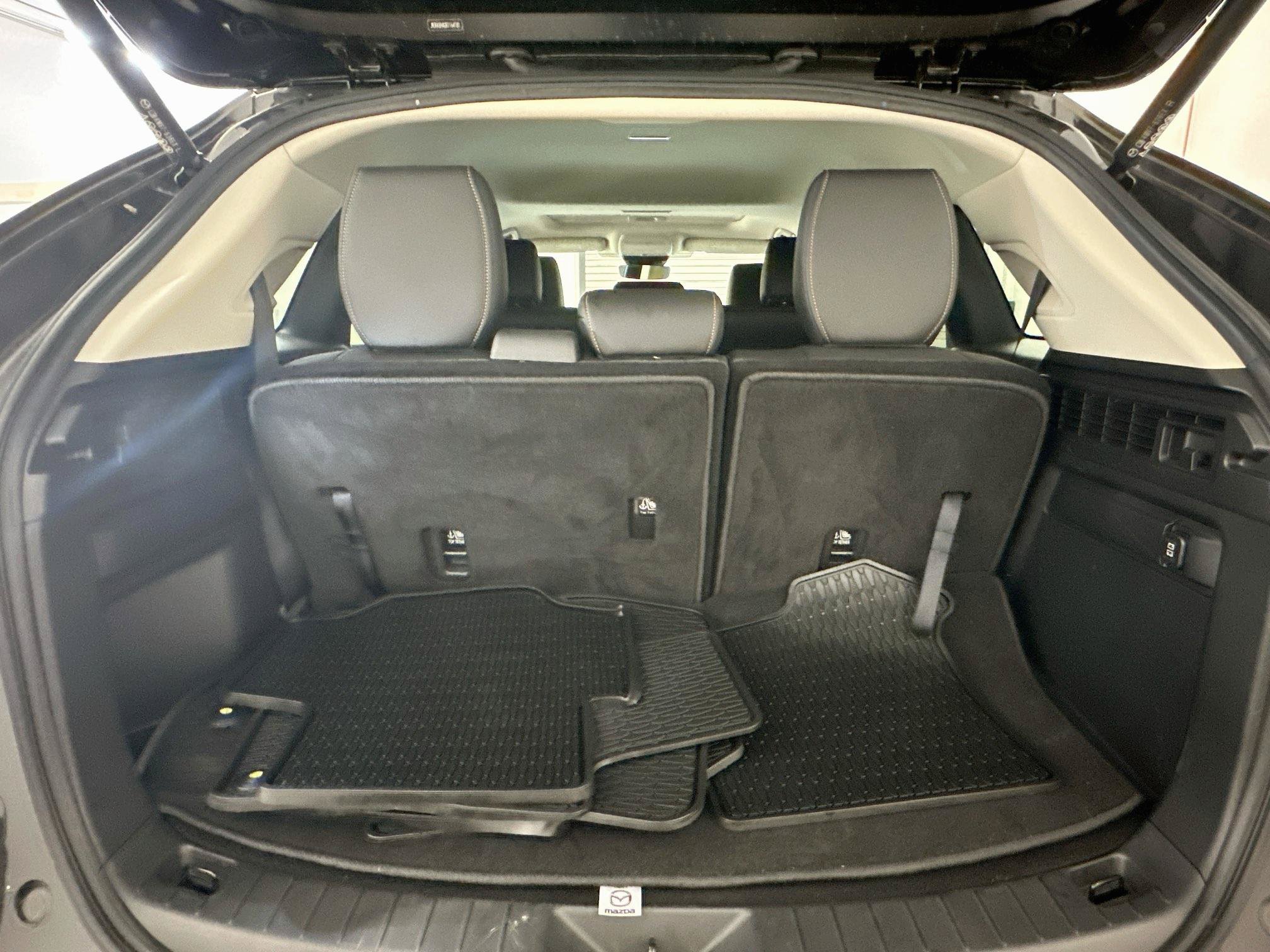 Used 2024 MAZDA CX-90 Plug-In Hybrid w/ Preferred AWD/4WD image 32