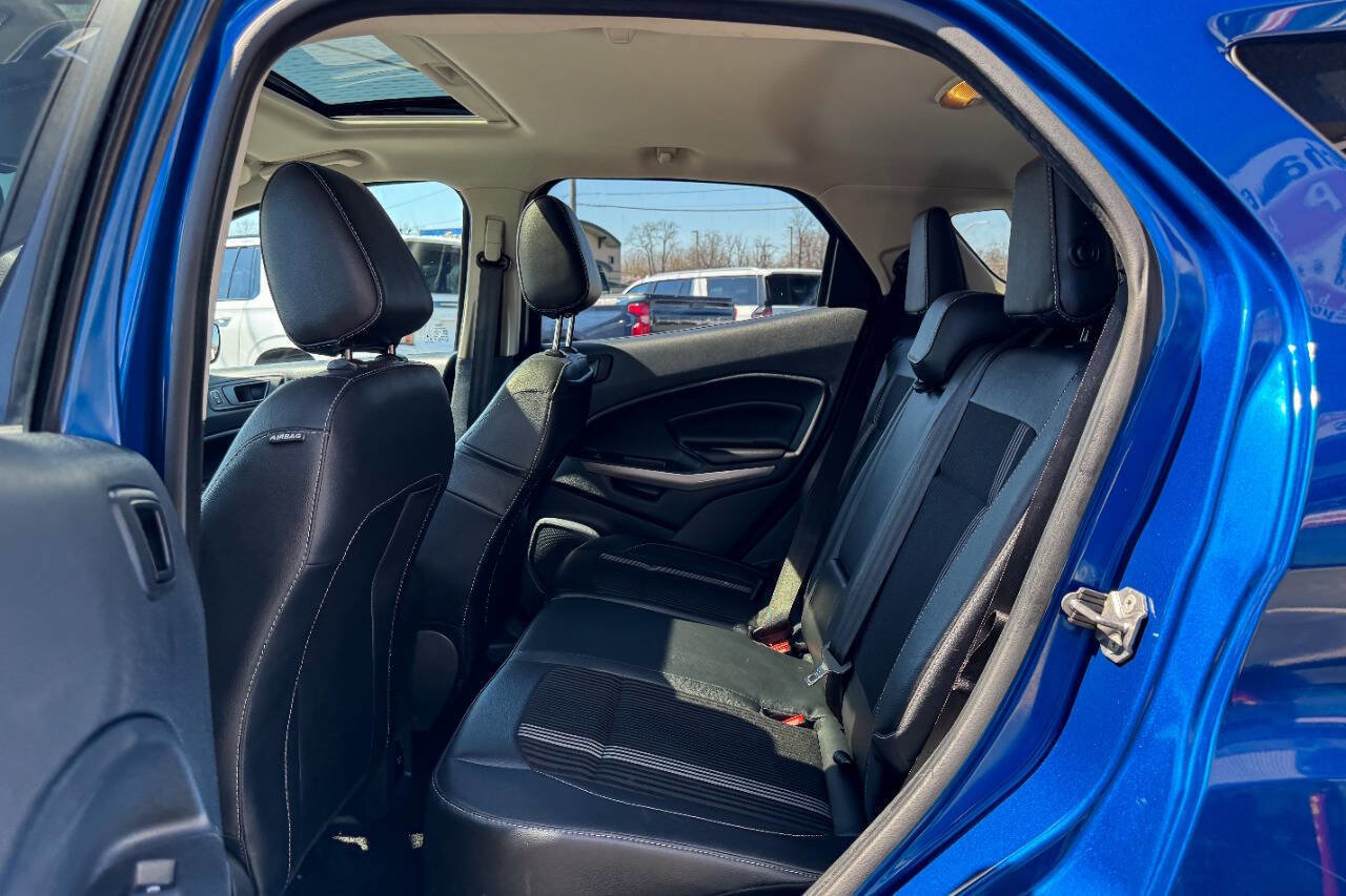 Used 2020 Ford EcoSport SES w/ SES Black Appearance Package image 18