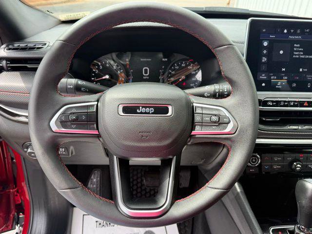 Used 2025 Jeep Compass Trailhawk image 7