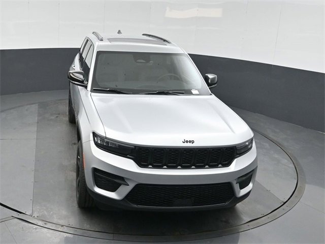 New 2025 Jeep Grand Cherokee Altitude image 34