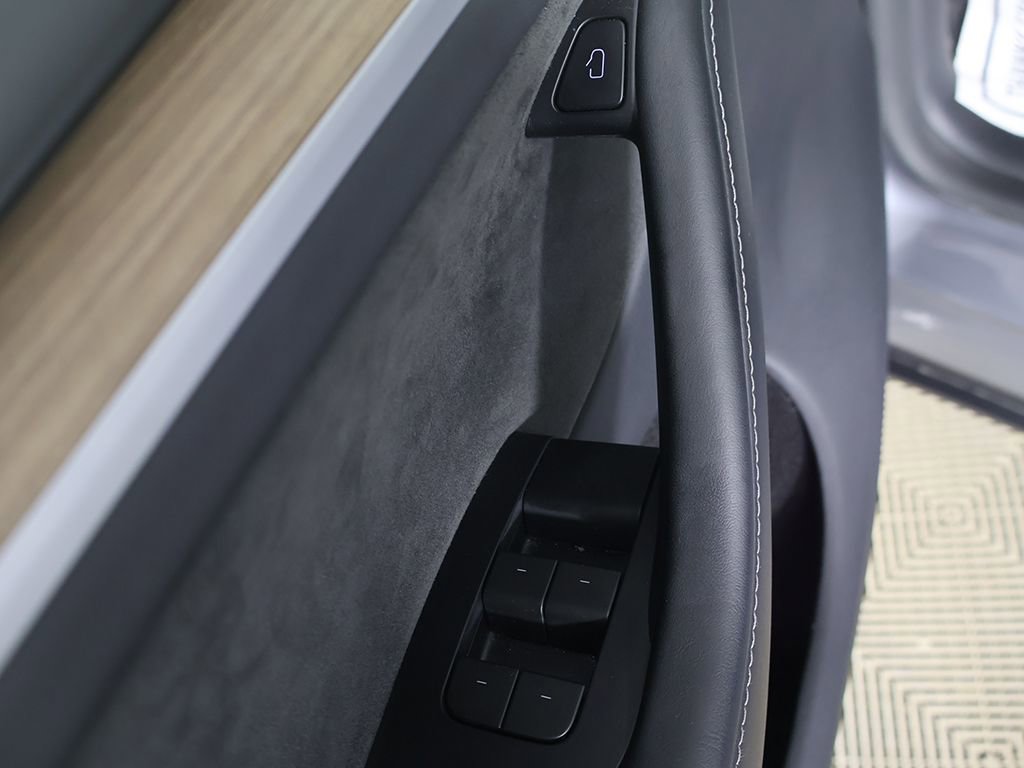 Used 2024 Tesla Model Y Performance AWD/4WD image 38