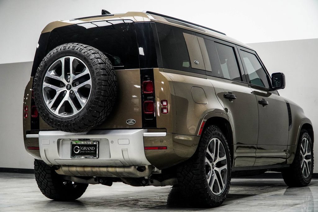 Used 2022 Land Rover Defender 110 XS Edition AWD/4WD image 12
