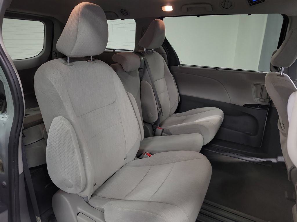 Used 2020 Toyota Sienna LE FWD image 22