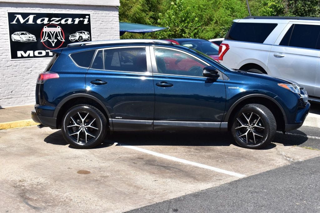 Used 2018 Toyota RAV4 SE AWD/4WD image 4