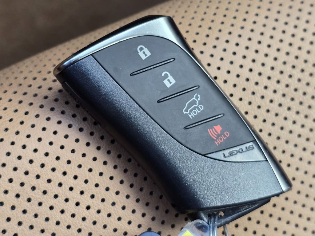 Used 2023 Lexus RZ 450e Premium w/ Technology Package image 33