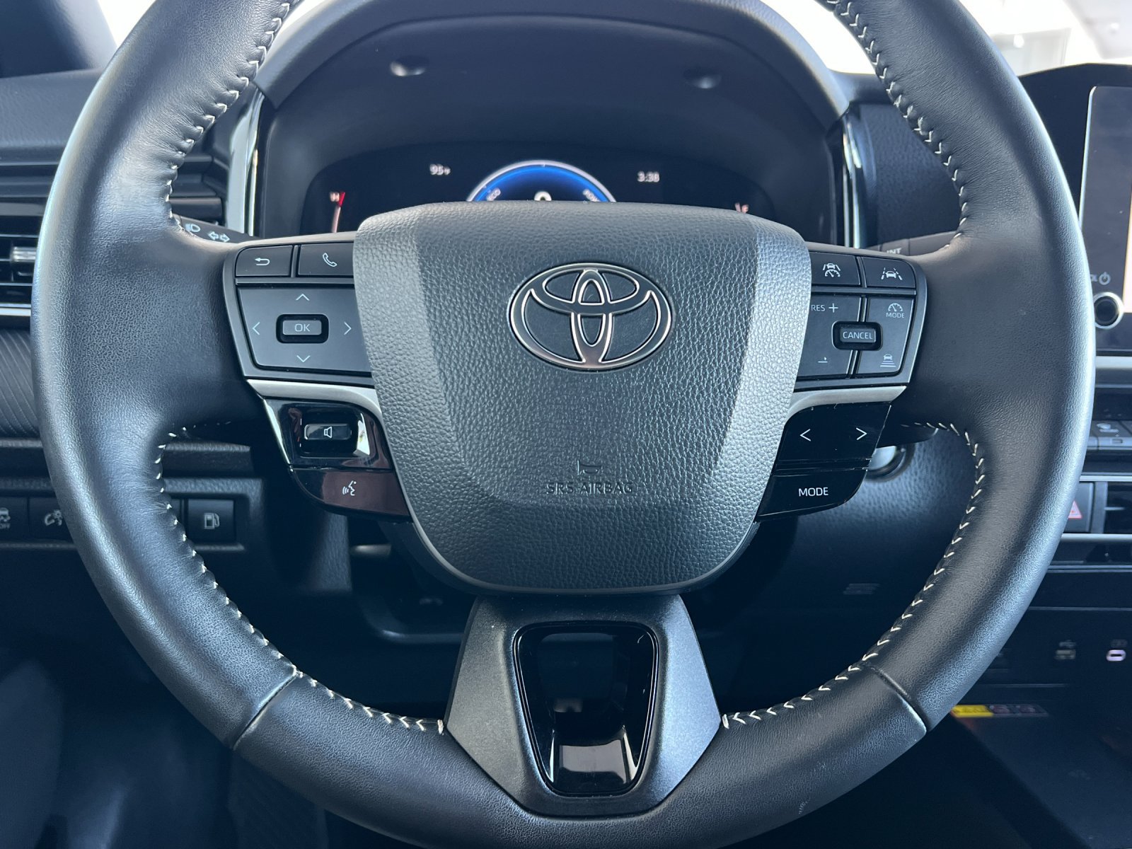 Used 2025 Toyota Camry SE FWD image 22