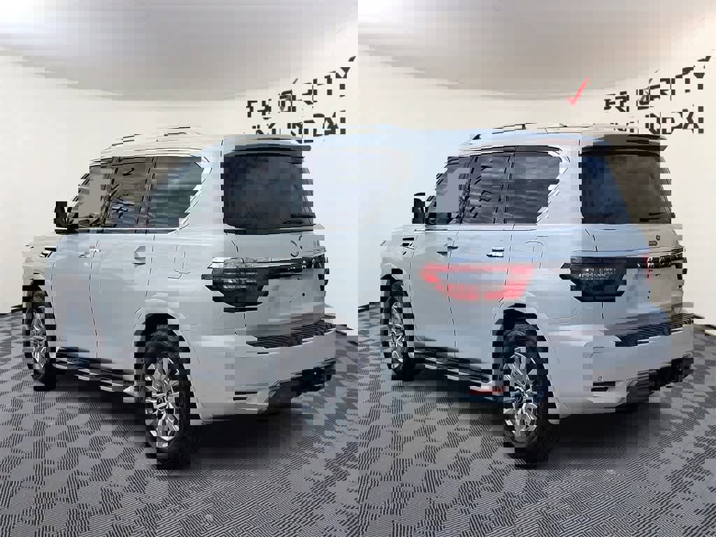 Used 2024 Nissan Armada SV image 6