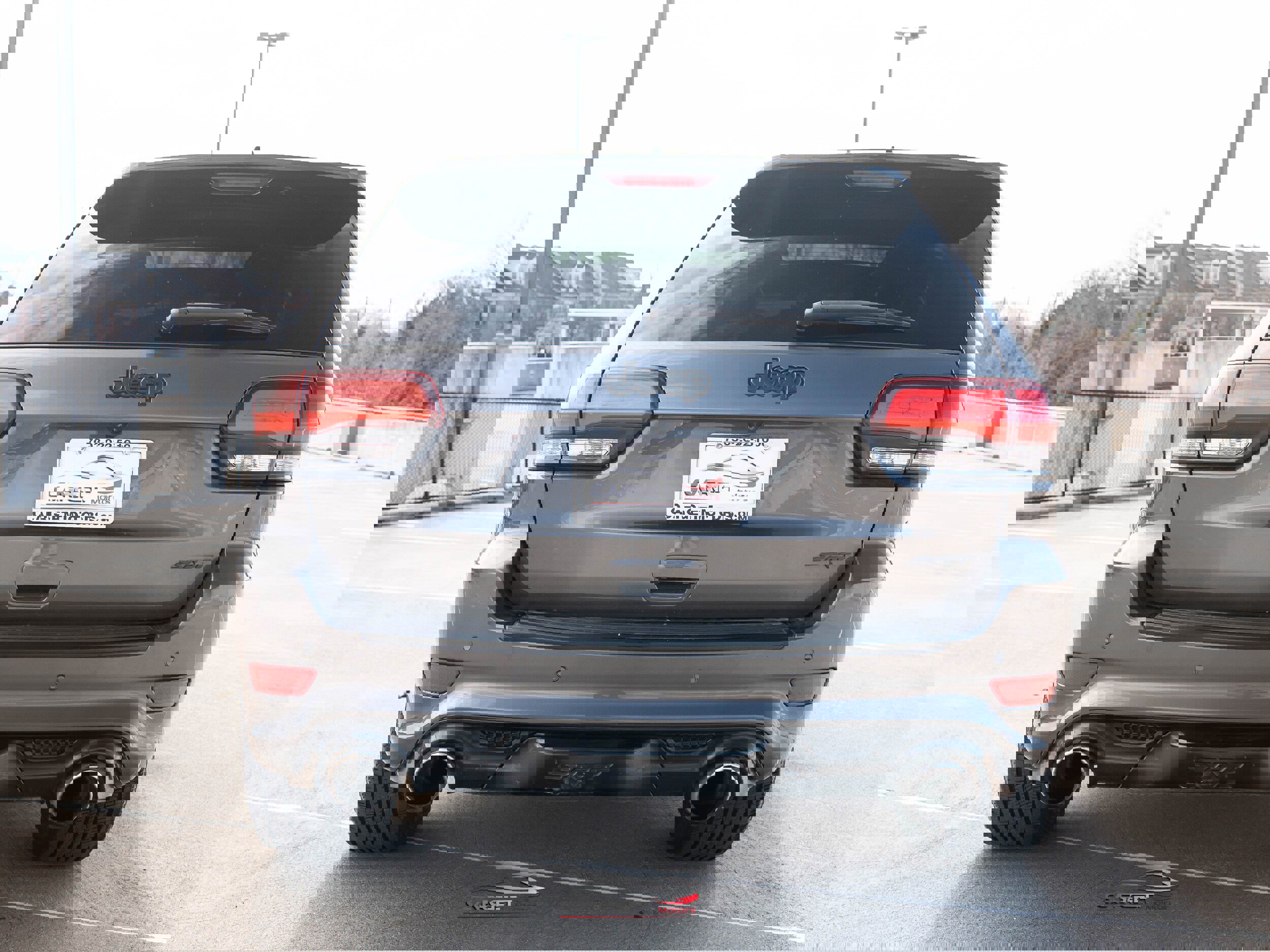 Used 2016 Jeep Grand Cherokee SRT image 6