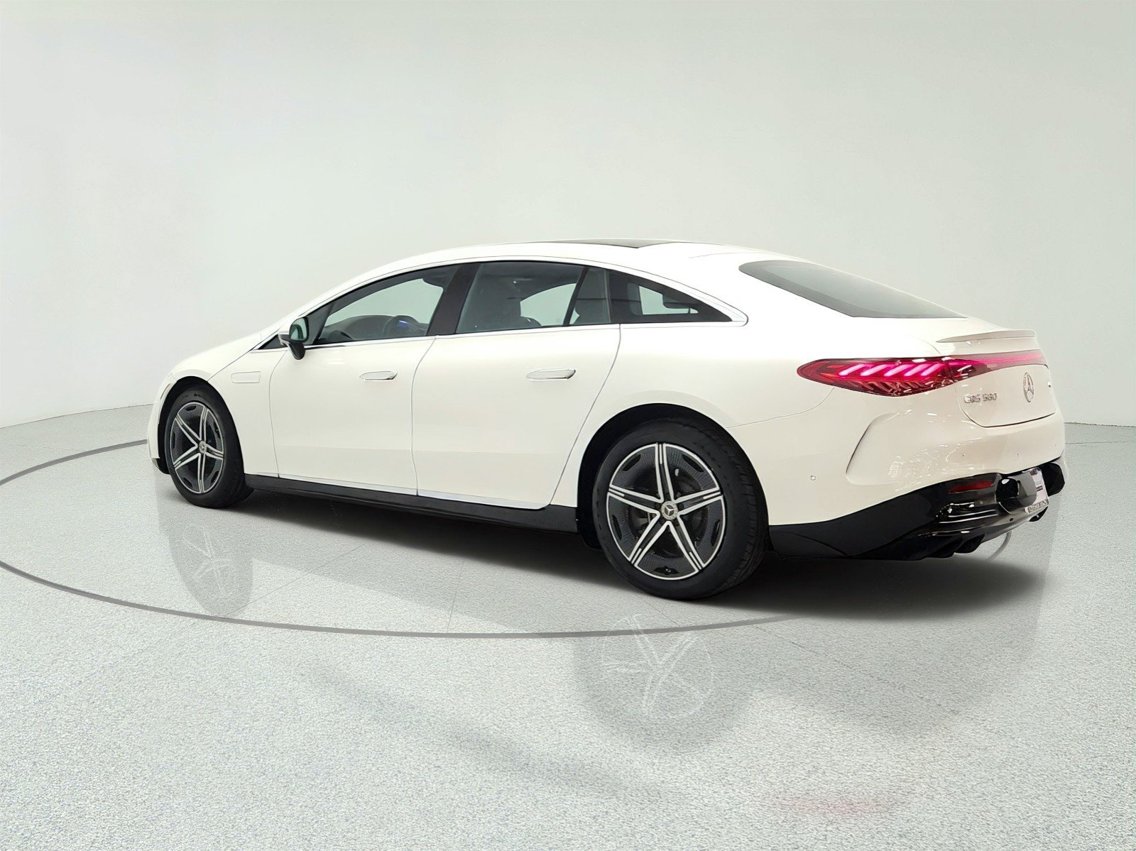 Used 2022 Mercedes-Benz EQS 580 4MATIC Sedan image 7