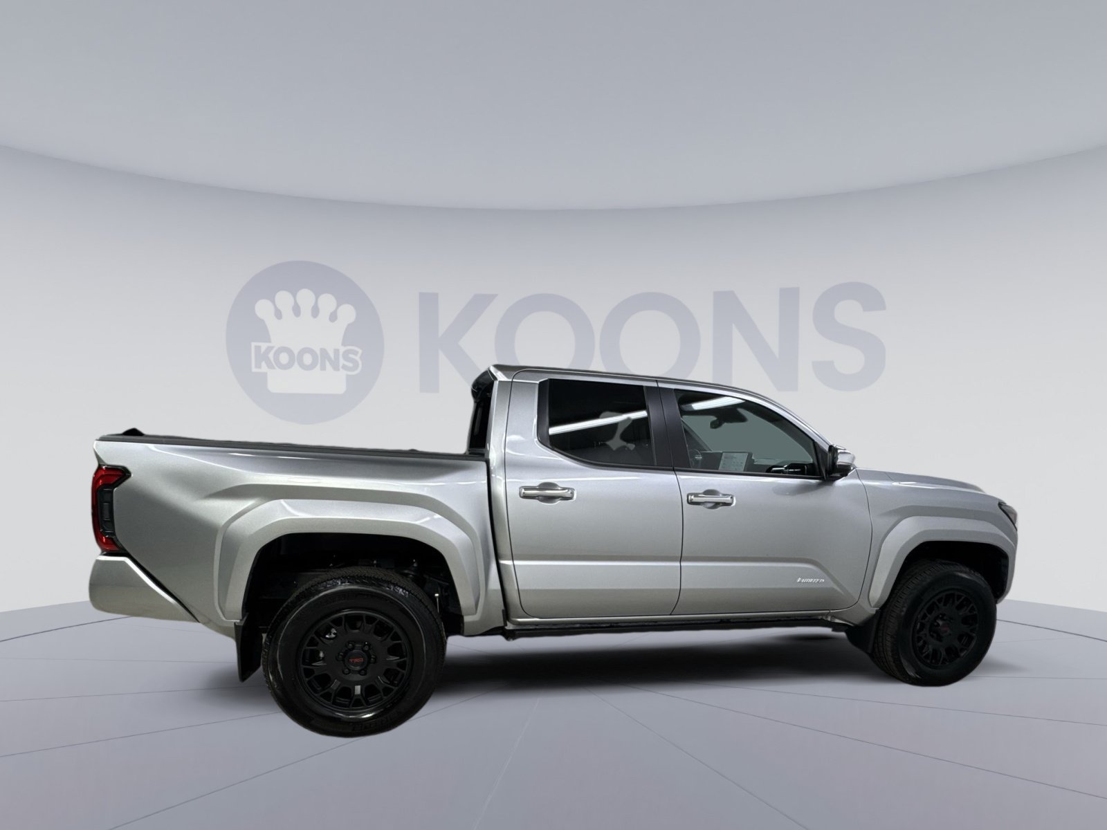 Used 2024 Toyota Tacoma Limited AWD/4WD image 21