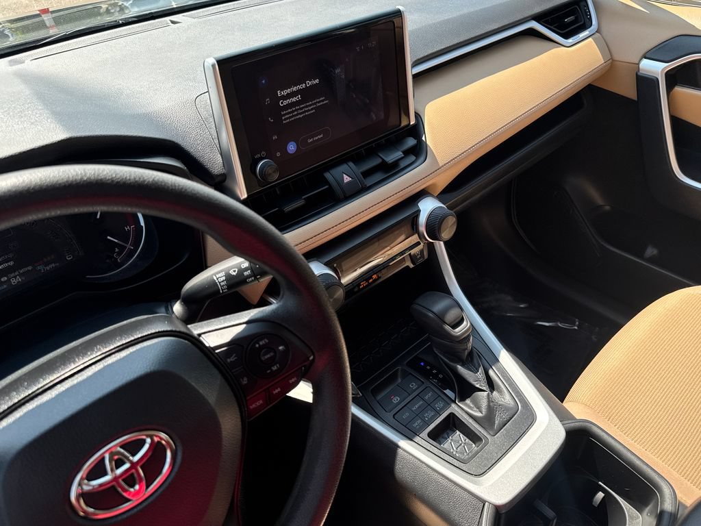 Used 2023 Toyota RAV4 LE AWD/4WD image 22