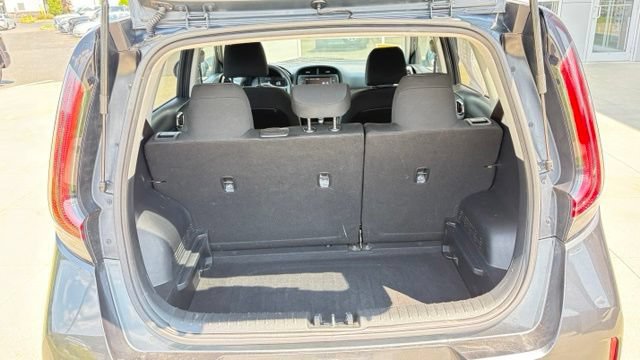 Used 2023 Kia Soul LX w/ Option Group 015 FWD image 28