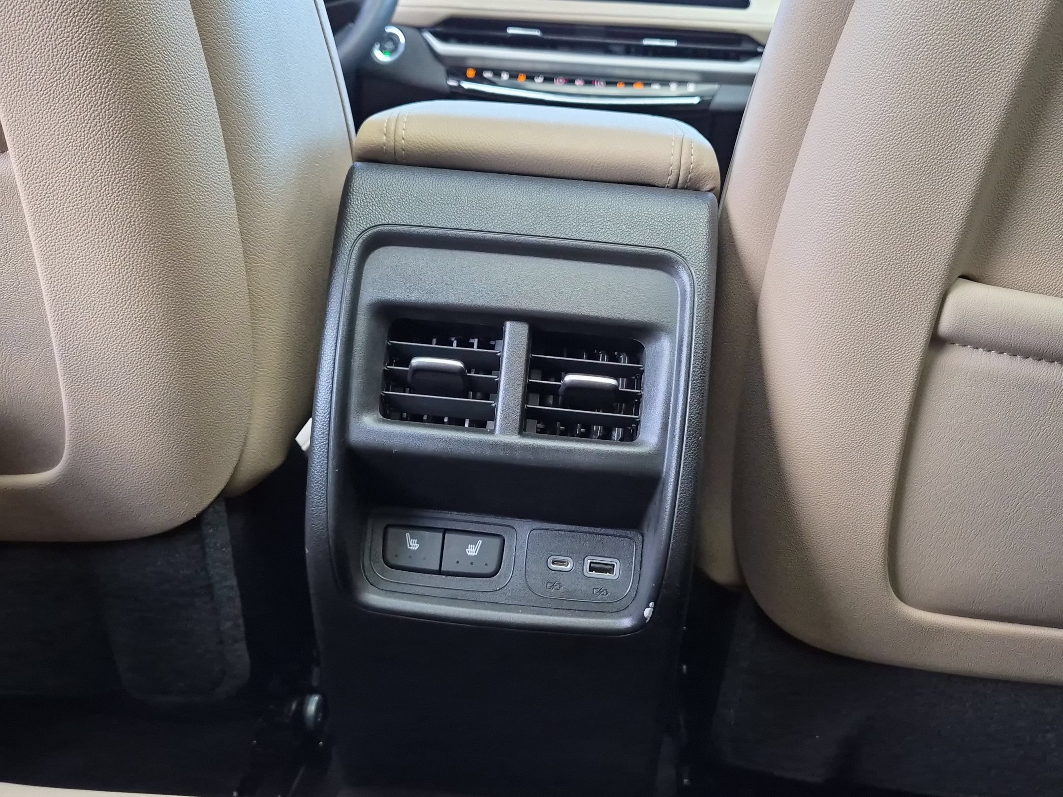 Certified 2024 Cadillac XT4 Luxury w/ Cold Weather Package AWD/4WD image 20