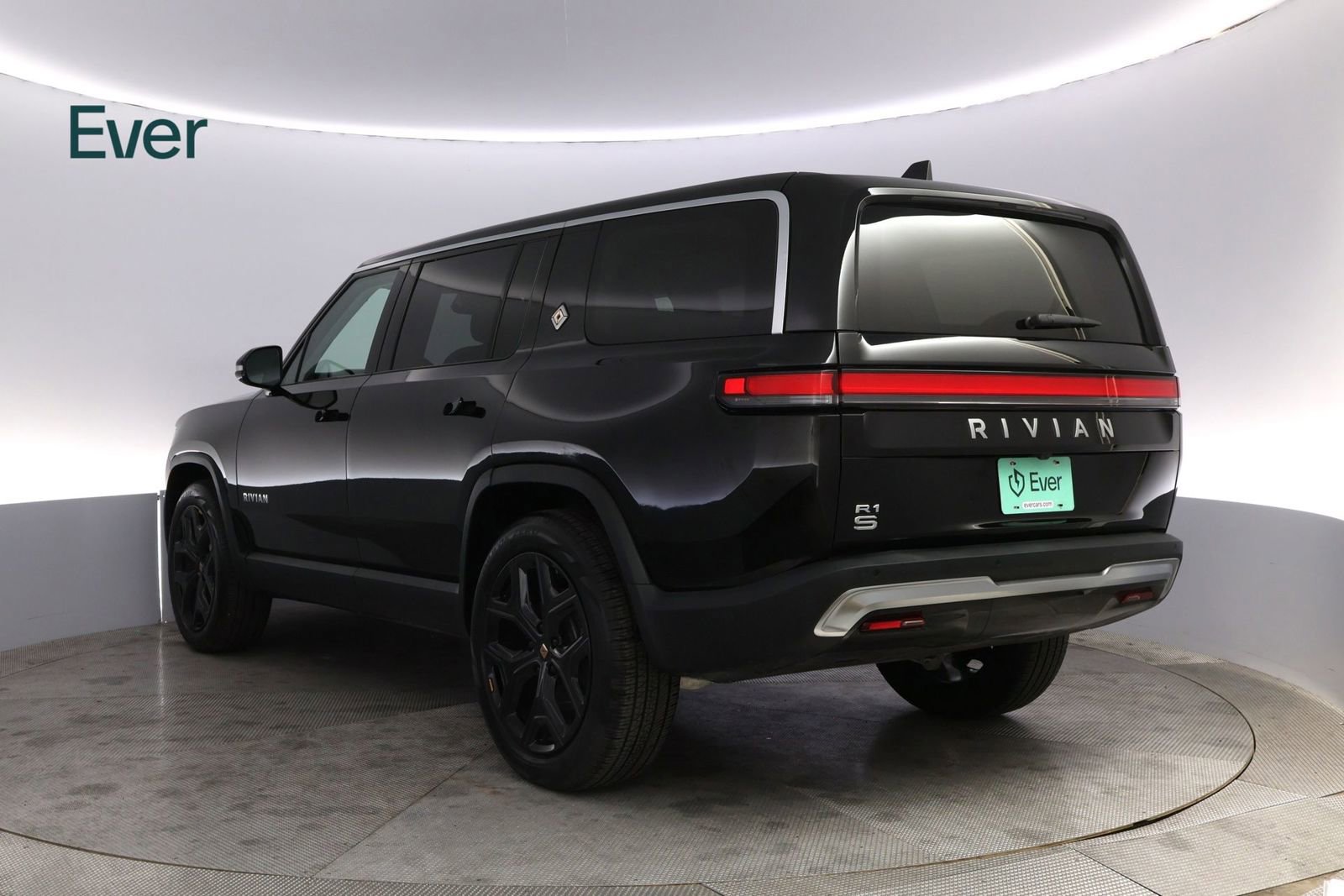 Used 2024 Rivian R1S Adventure AWD/4WD image 17