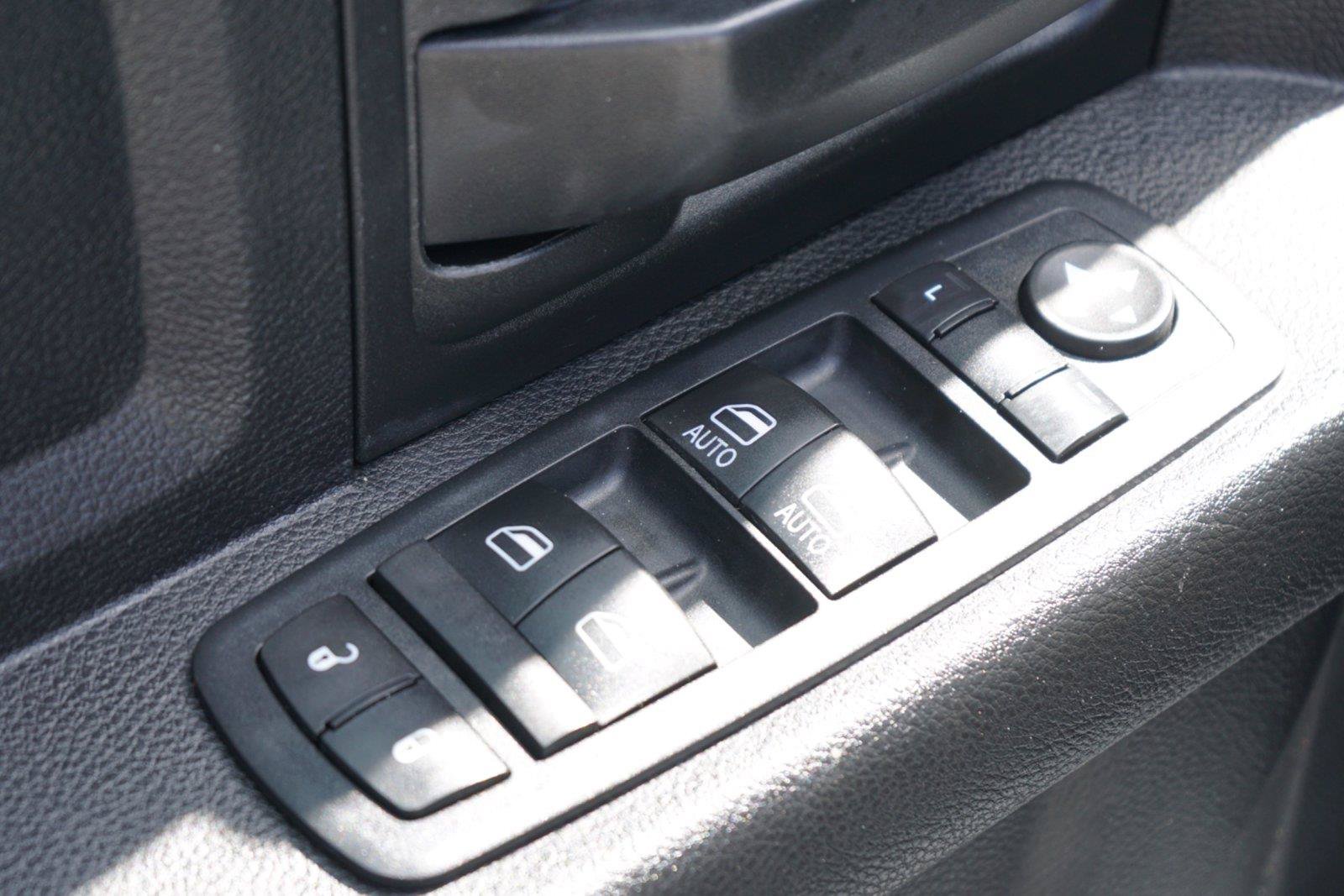 Used 2015 RAM 2500 Tradesman w/ Chrome Appearance Group RWD image 18