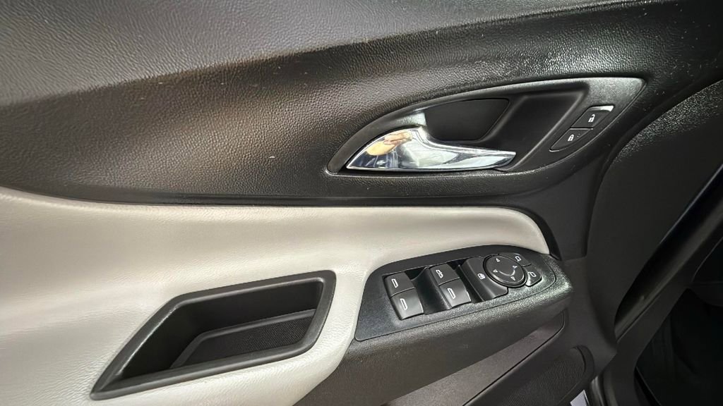 Used 2018 Chevrolet Equinox LS w/ LPO, Floor Liner Package image 24