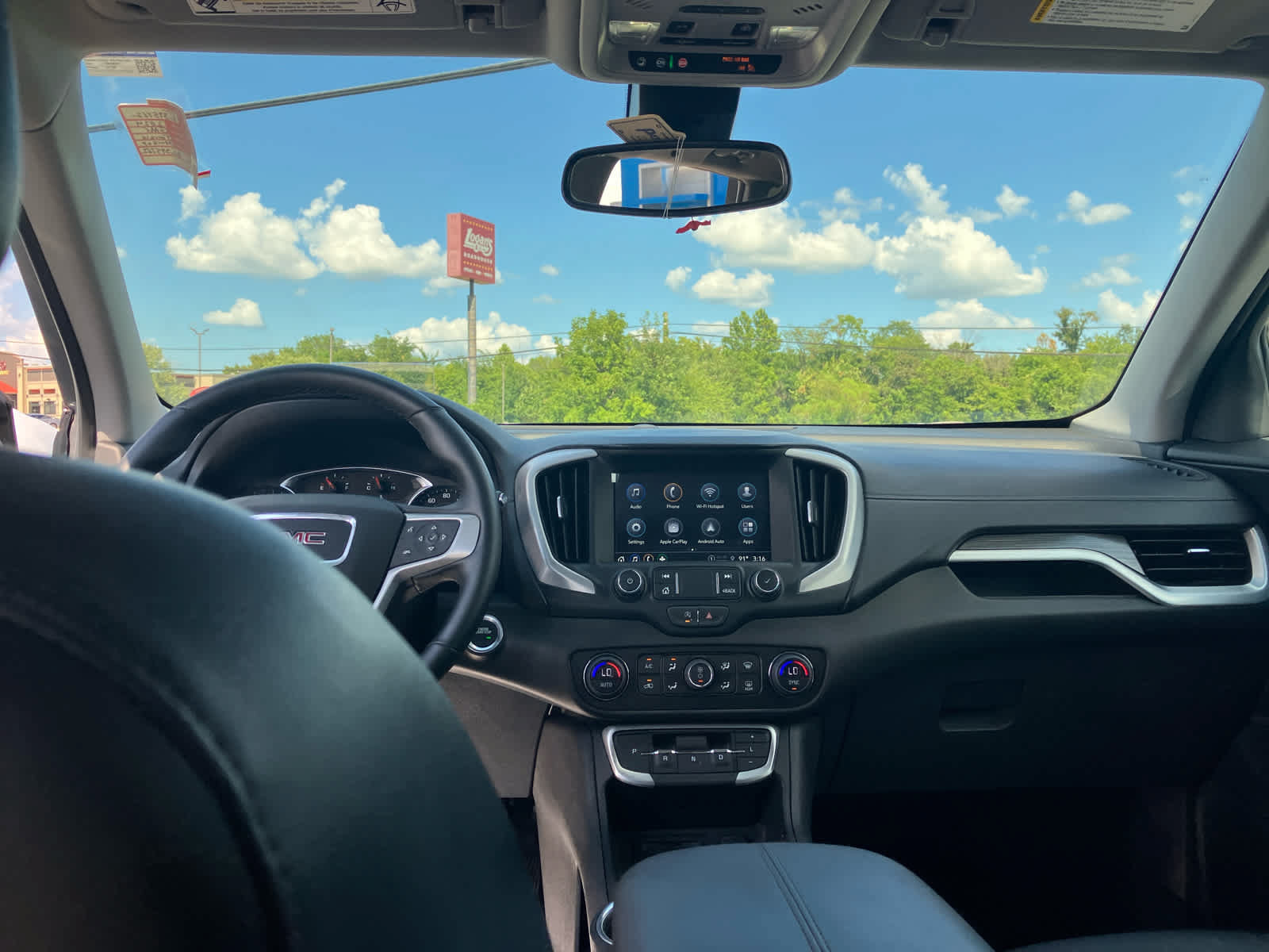 Used 2024 GMC Terrain SLT w/ Tech Package FWD image 39