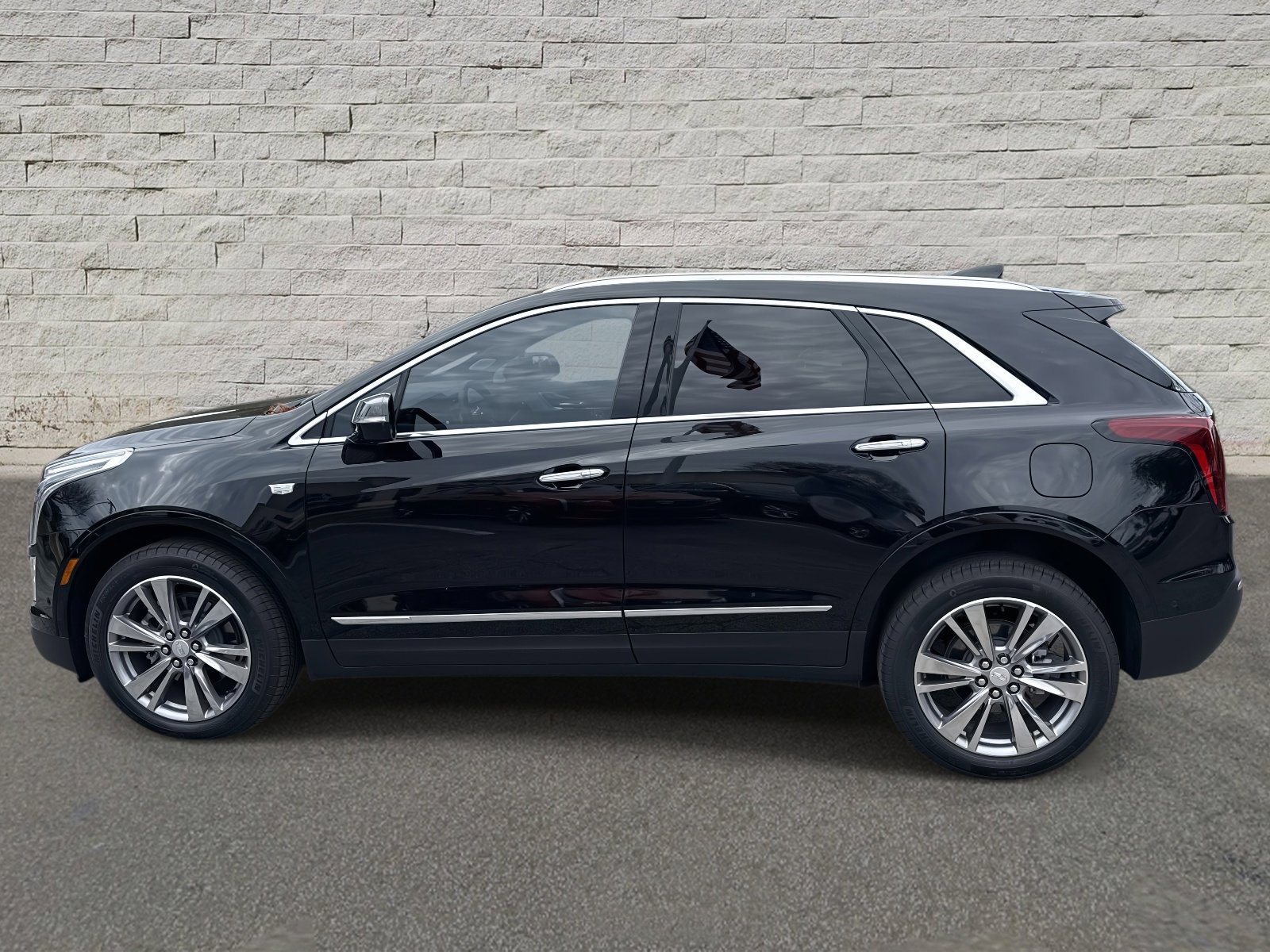 Used 2025 Cadillac XT5 Premium Luxury w/ Technology Package image 8