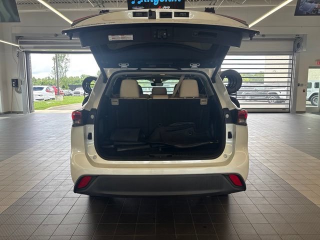 Used 2020 Toyota Highlander XLE FWD image 10