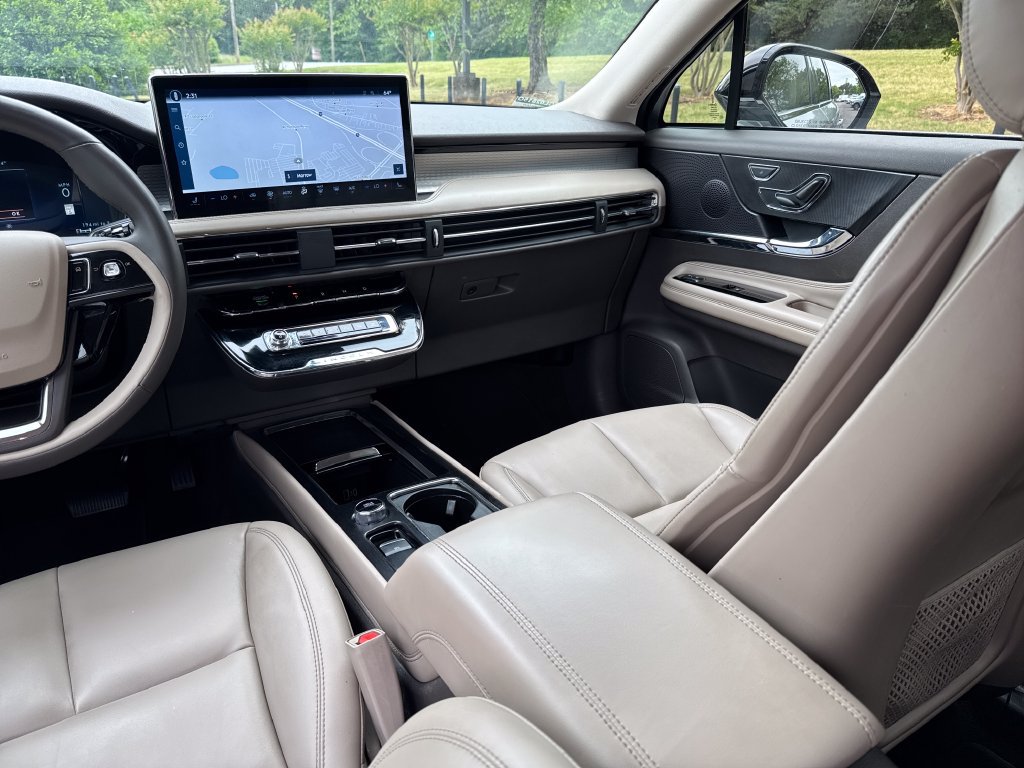 Certified 2023 Lincoln Corsair FWD image 30
