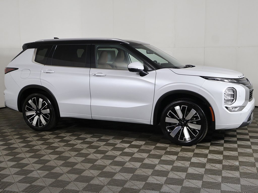 New 2025 Mitsubishi Outlander SEL image 19