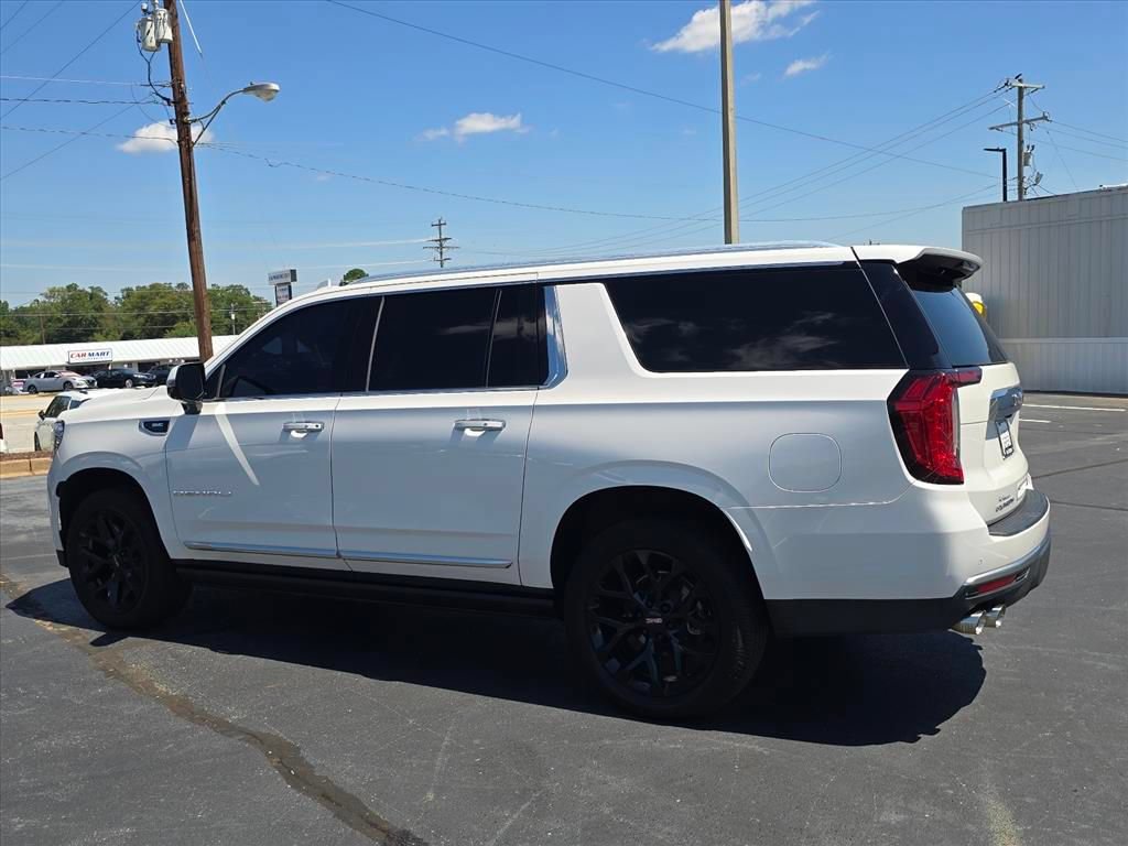 Used 2022 GMC Yukon XL Denali AWD/4WD image 5