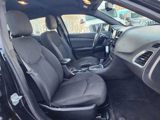 Used 2014 Dodge Avenger SE w/ Rallye Appearance Group FWD image 17