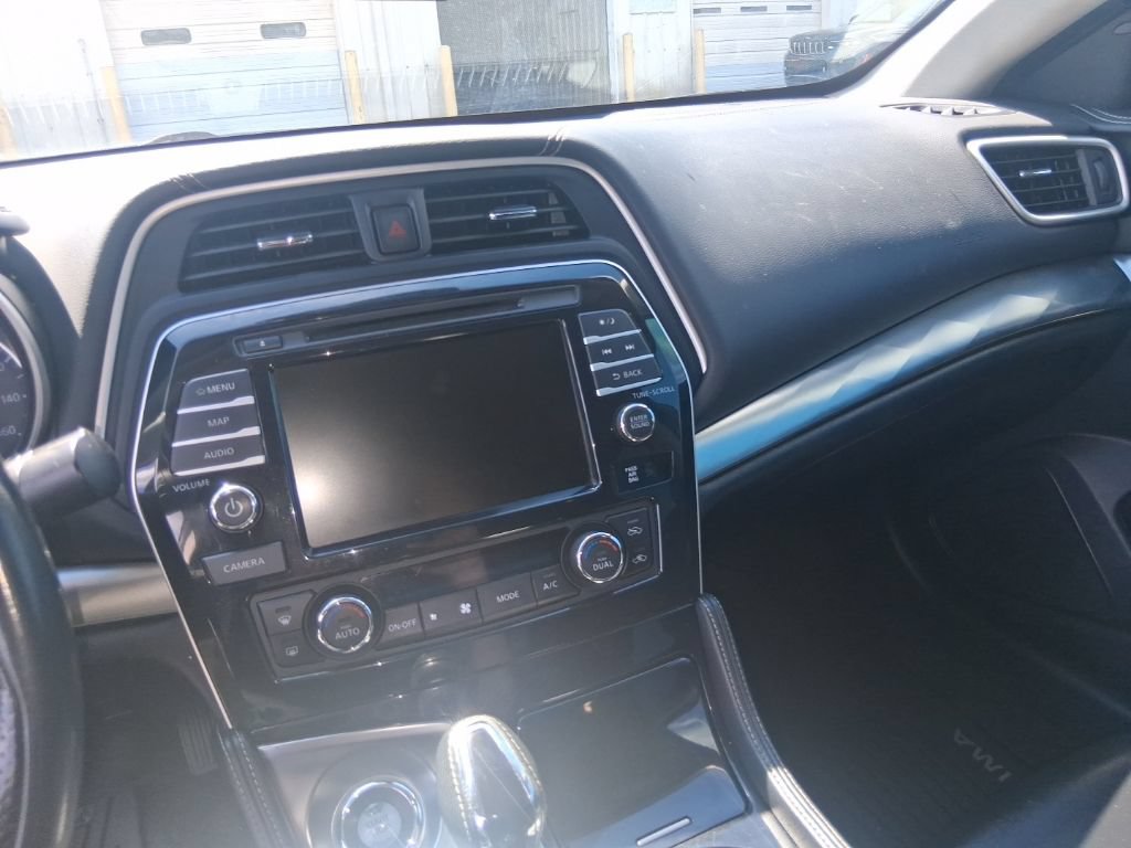 Used 2021 Nissan Maxima 3.5 SV w/ Floor Mat Group FWD image 13
