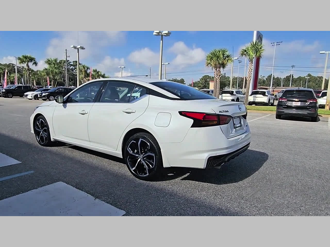 Used 2024 Nissan Altima 2.5 SR AWD/4WD image 28