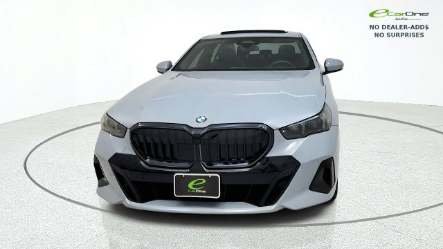 Used 2026 BMW 540i xDrive AWD/4WD image 3