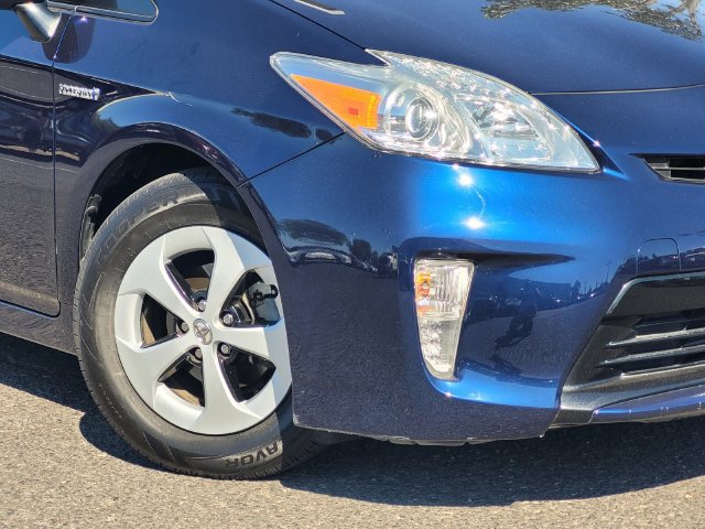 Used 2014 Toyota Prius Three w/ Solar Roof Package FWD image 4