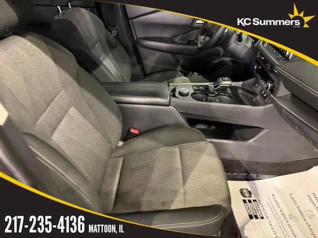 Certified 2025 Nissan Rogue SV image 30