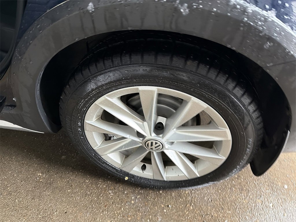 Used 2017 Volkswagen Golf Alltrack image 13