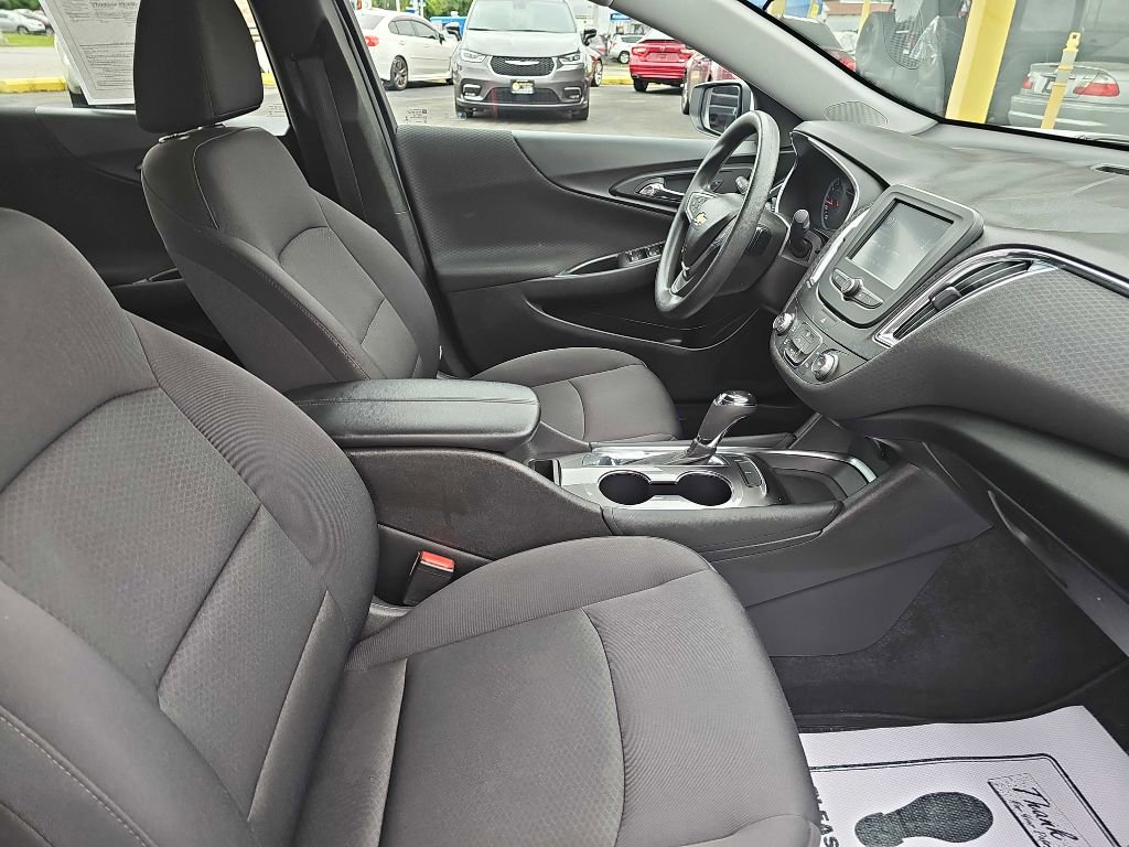 Used 2017 Chevrolet Malibu LT image 64