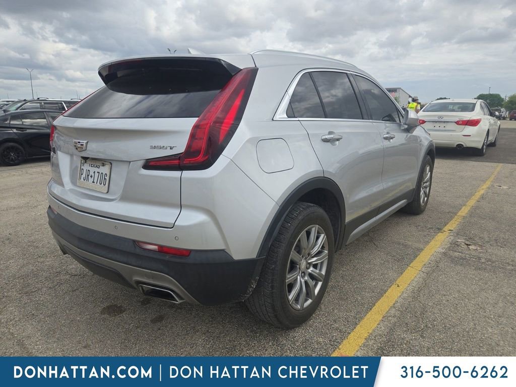 Used 2020 Cadillac XT4 Premium Luxury FWD image 3