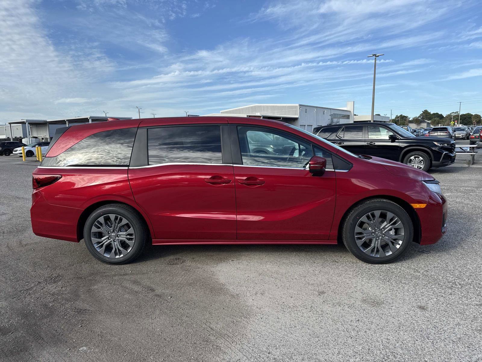 New 2026 Honda Odyssey Touring image 2