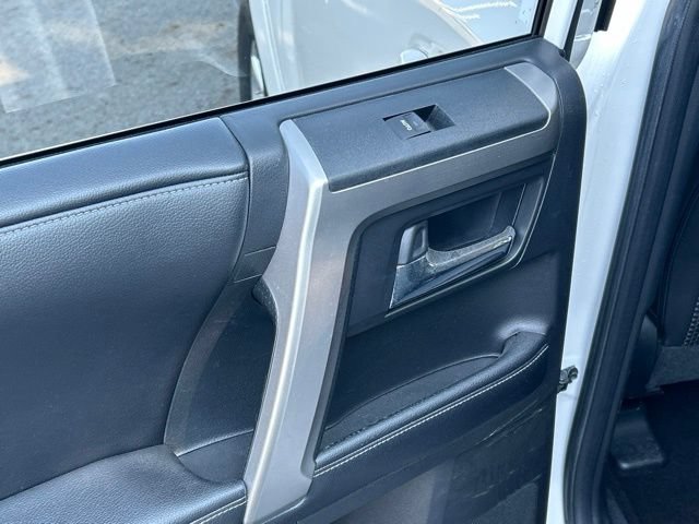 Used 2019 Toyota 4Runner SR5 Premium AWD/4WD image 40