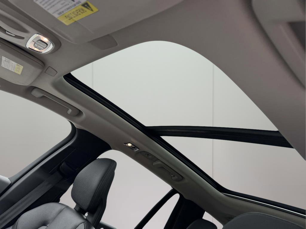Used 2022 Volvo XC90 T5 Momentum w/ Climate Package FWD image 18