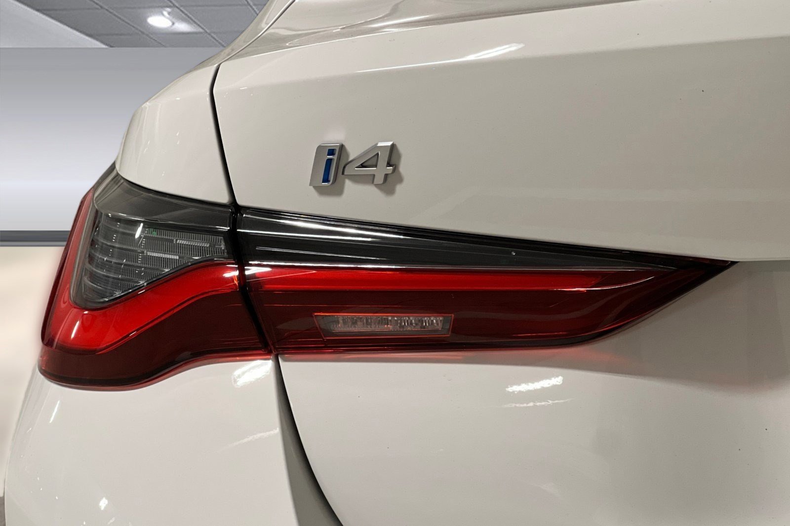 Used 2025 BMW i4 xDrive40i w/ Premium Package image 13