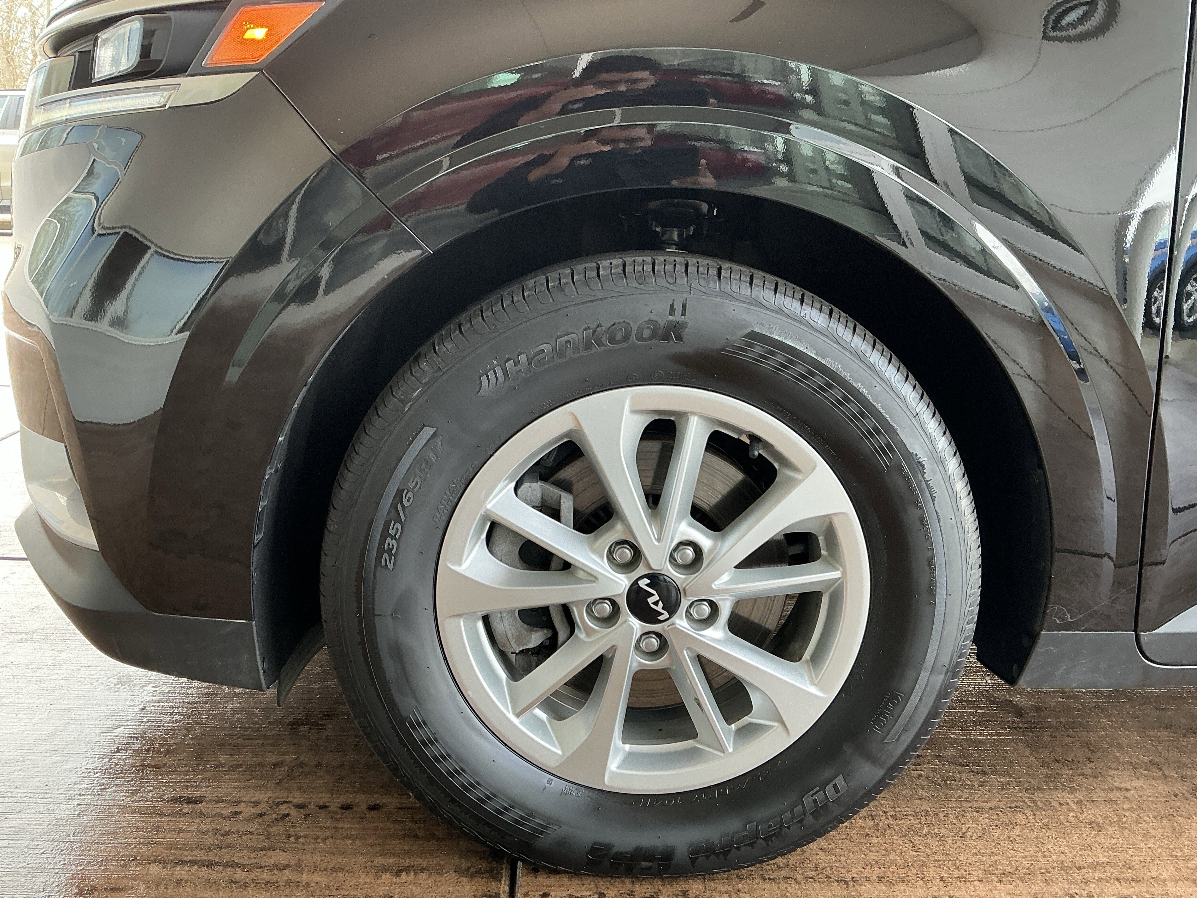 Used 2024 Kia Carnival LX image 26