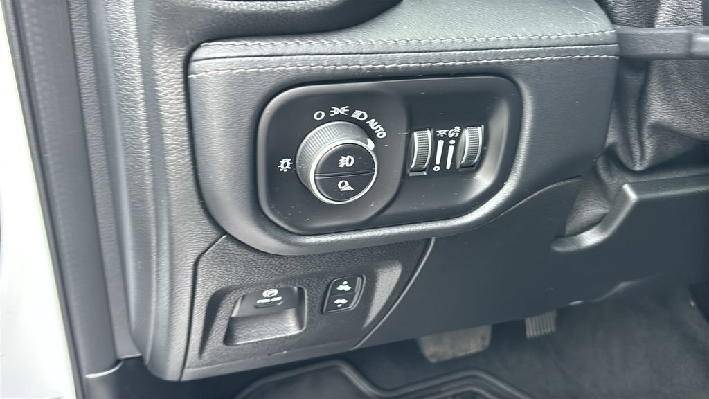 Used 2021 RAM 1500 Limited w/ Body Color Bumper Group AWD/4WD image 13