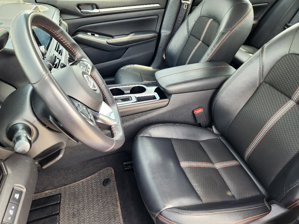 Used 2025 Nissan Altima 2.5 SR image 13
