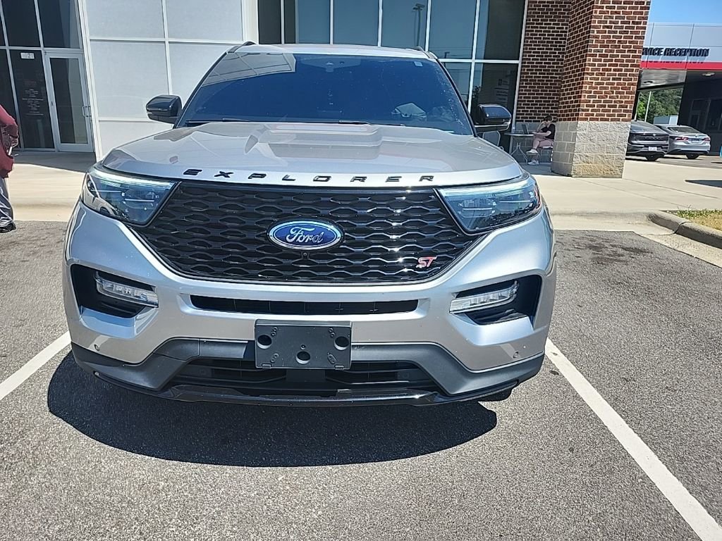Used 2024 Ford Explorer ST w/ Equipment Group 401A AWD/4WD image 2